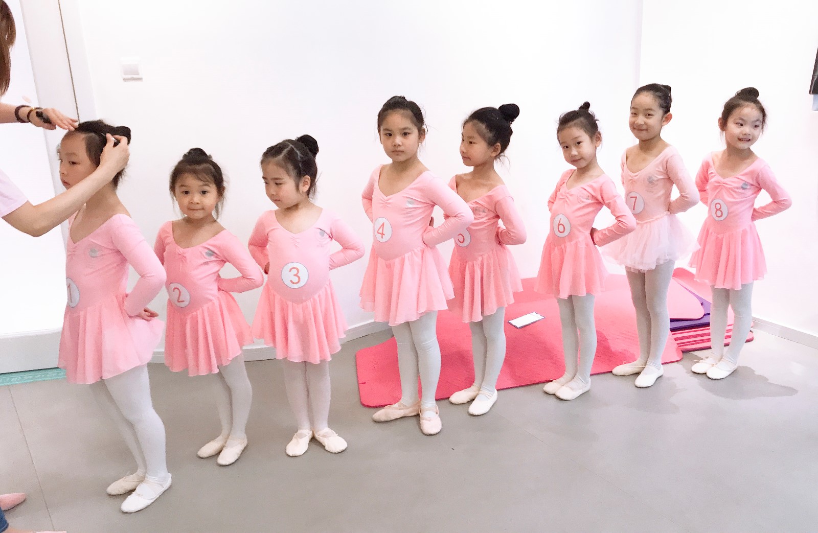 儿童舞蹈考级发型标准-图库-五毛网